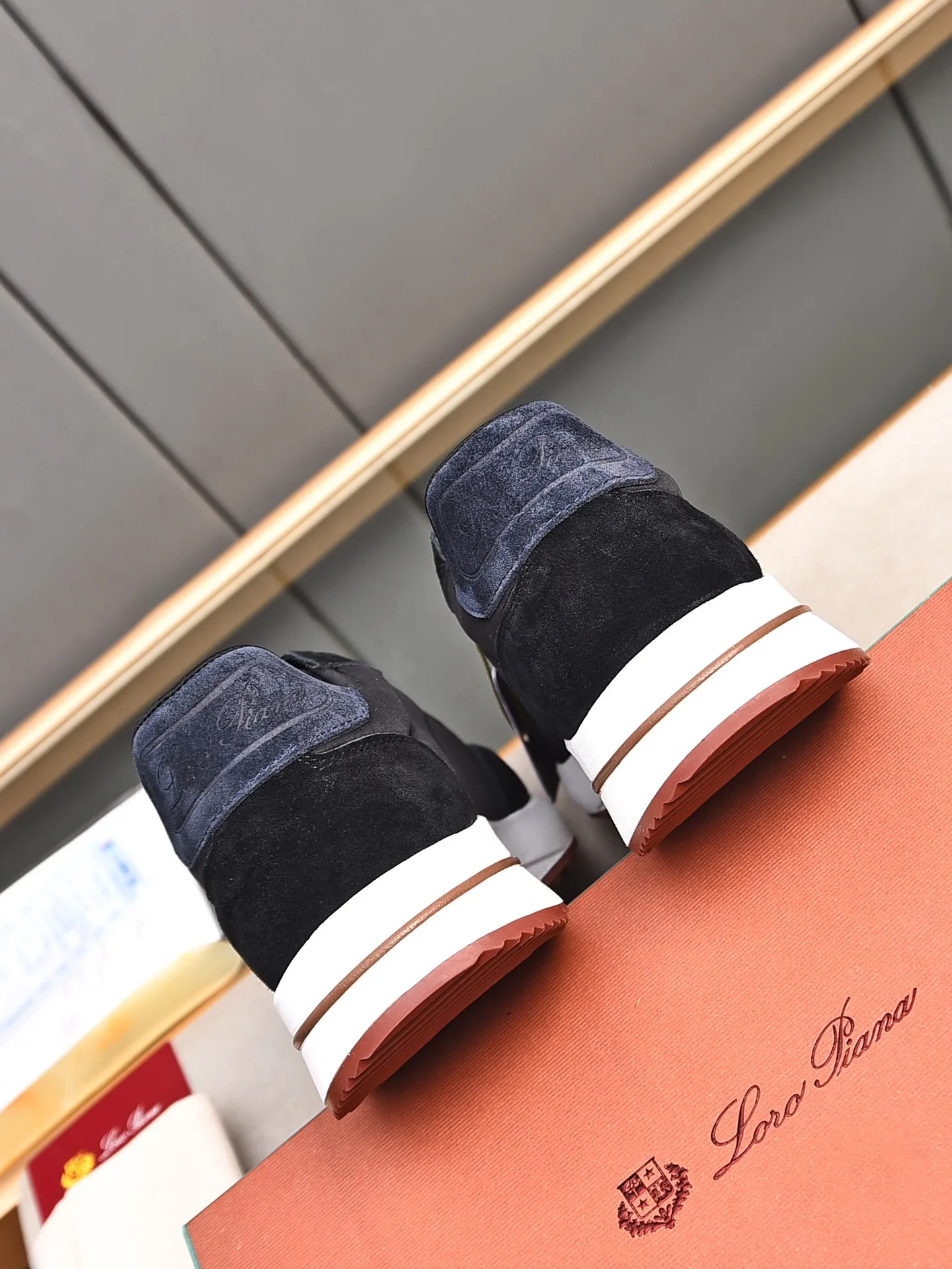 Men's shoes 💰460 LP new product on sale Loro Piana sports shoes｜Made with top-layer frosted and imported waterproof fabrics｜Comprehensive one-to-one restoration of the counter process｜Installed with original molded rubber three-color combination craft outsole｜Size: 39-44 (customized at 45.46)
